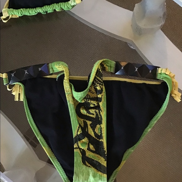 Affliction swimsuit - Picture 4 of 4